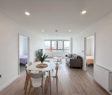 2 bedroom flat to rent - Photo 2
