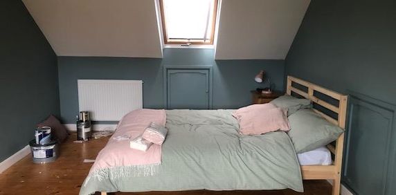 Top floor large double bedroom with private bathroom - Photo 2