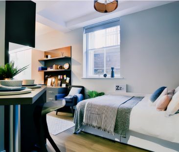 Classic 2 Bed Apartment - Photo 4