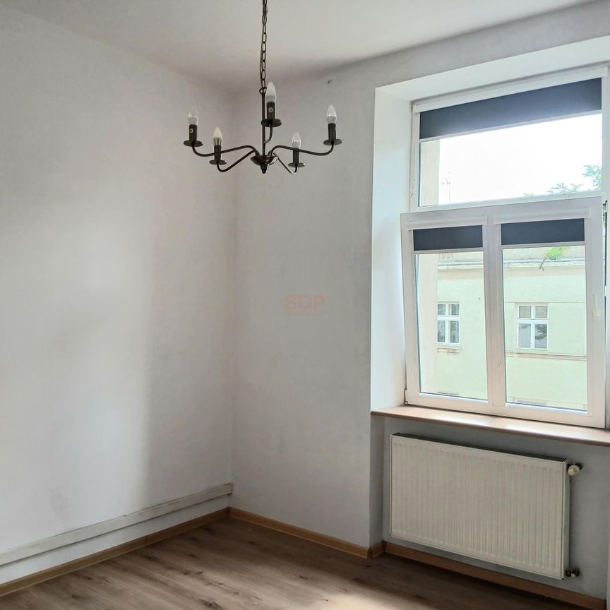 2 pokoje na wynajem w ładnej kamienicy w Centrum - Zdjęcie 1