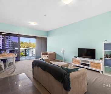 Top Floor Apartment in Prime Kelvin Grove Location ** Furnished ** - Photo 1