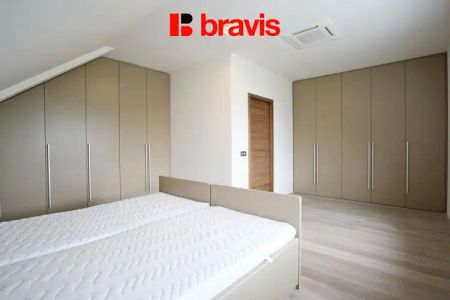 Pronájem mezonetového bytu 3+kk, Brno - Židenice, Hrozňatova ulice, zimní zahrada, sklep, parkování - Фото 2