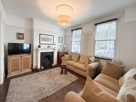 Victoria Terrace, Cheltenham GL52 6BN - Photo 4