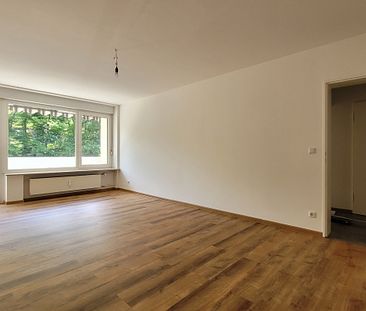 Renovierte 2-Zimmer-Wohnung mit Einbauküche und Balkon - Foto 2