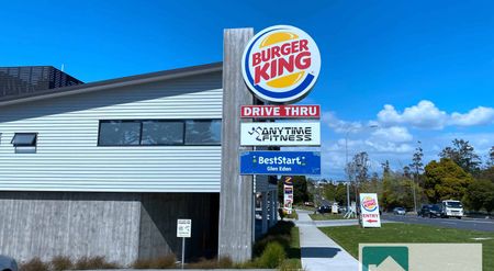 3 Level Modern Townhouse 3 Bedrooms & 2 Bathrooms - Photo 5