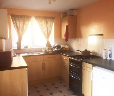3 bedroom terraced house to rent - Photo 3