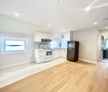 For Lease - 4 Sutherland Avenue Unit# 2nd Flr, Toronto, Ontario - Photo 4