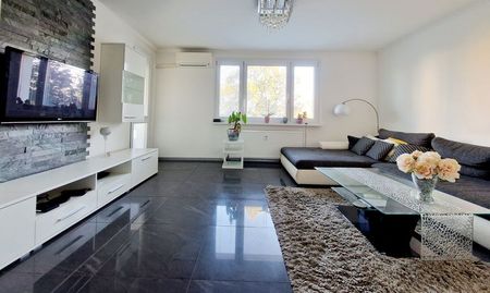 FOIT - KRÁSNY 3 IZBOVÝ SLNEČNÝ BYT VO VYHĽADÁVANEJ LOKALITE V TRNAVE - Fotografia 3