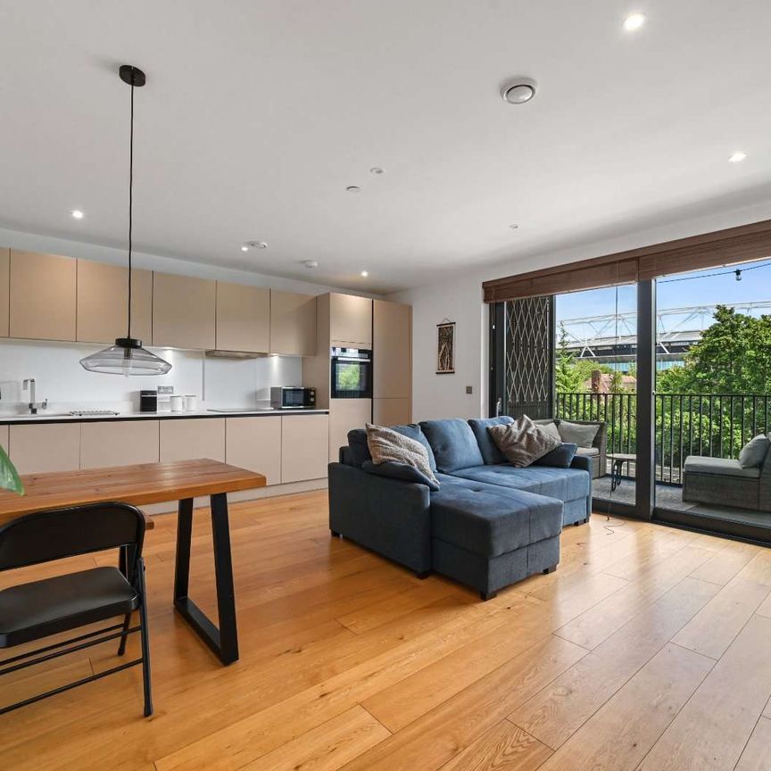 Modern one bedroom canal side apartment. - Photo 1