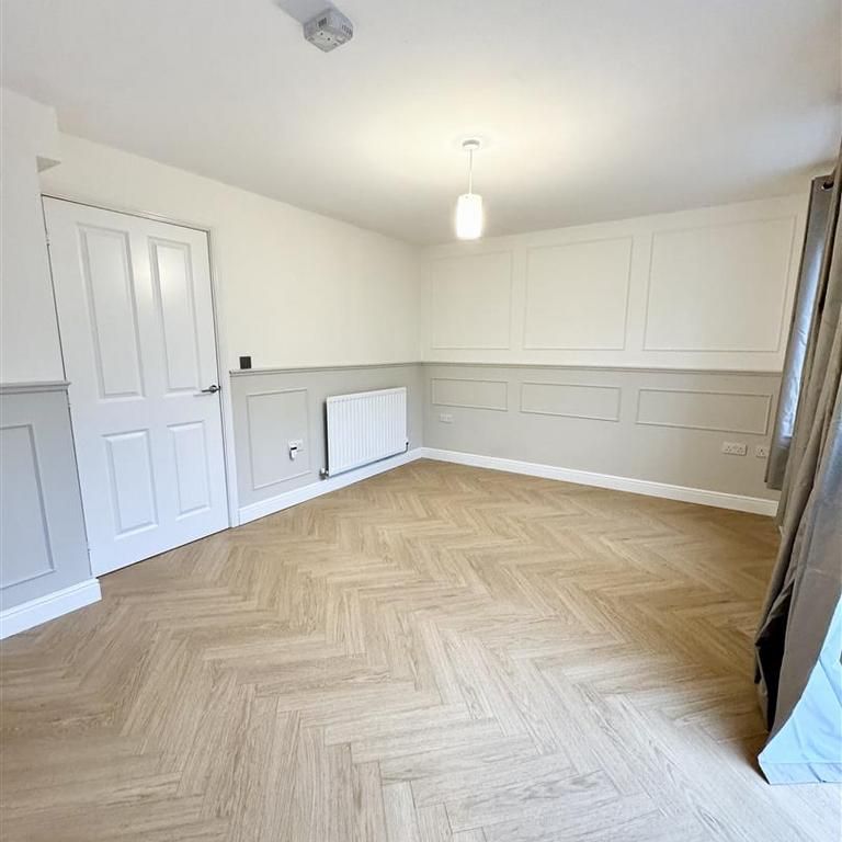 2 bedroom end of terrace house to rent - Photo 1