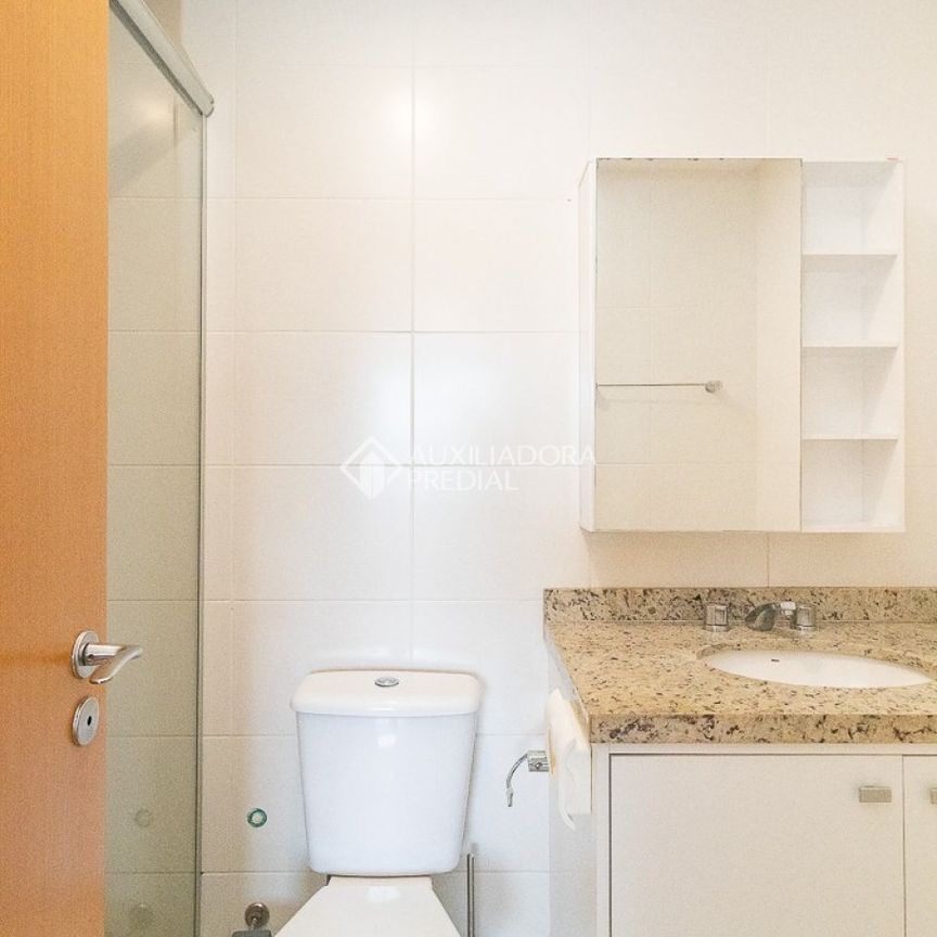 Apartamento com 1 quarto e 65m² para alugar em Petrópolis, Porto Alegre. - Photo 1