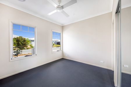 Sensational Family Home on a Large 876m2 Corner Block - Photo 2