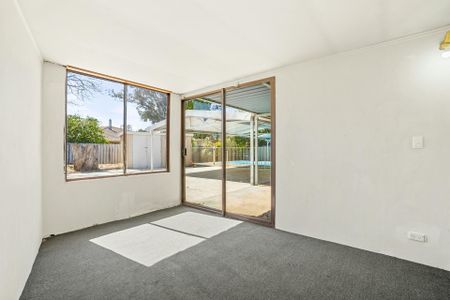 39 Mississippi Drive, Greenfields WA 6210 - Photo 3