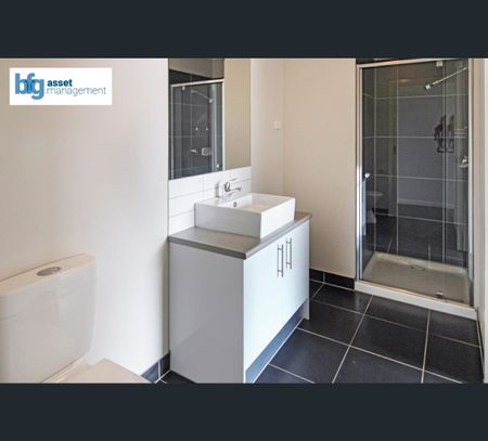 15 Queenie Way, Cranbourne West, Vic 3977 - Photo 3