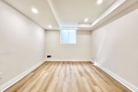 For Lease - 411 Grindstone Trail, Oakville, Ontario - Photo 4