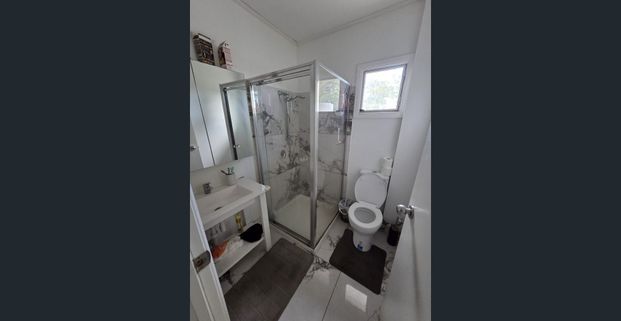 Charming Granny Flat in Lara - 2 Bed, 1 Bath - Photo 1