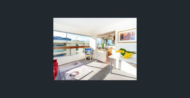 Sun filled studio with some water veiws - Photo 1