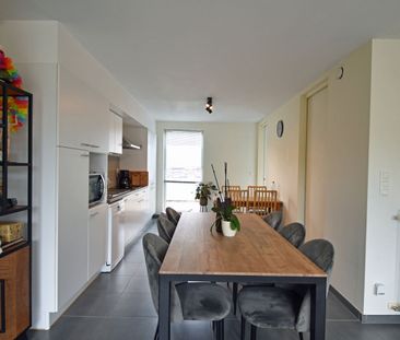 Recente woning op een rustige locatie in het centrum van Eeklo! - Photo 6