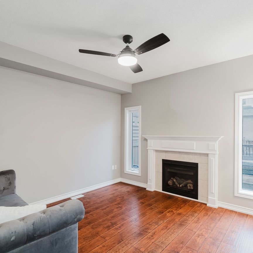 For Lease - 32 Grey Wing Avenue, Georgina, Ontario - Photo 1