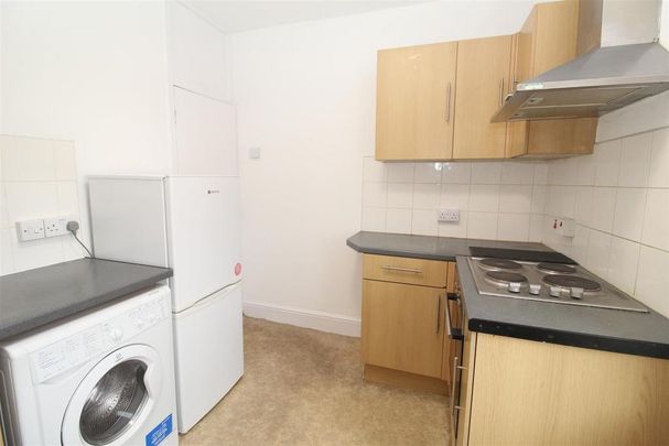 3 bedroom flat to rent - Photo 1