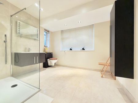 1 bedroom in a house share to rent - Photo 3