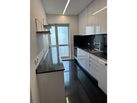 2 room luxury Flat for rent in Porto, Portugal - Photo 2