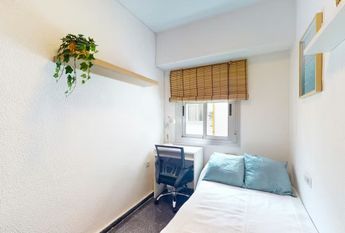 Avinguda del Port, Valencia, Valencian Community 46021