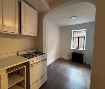 For Lease - 2449 Queen Street Unit# 3, Toronto, Ontario - Photo 4