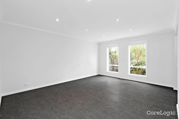 1/11 Blair Street Bentleigh VIC - Photo 1