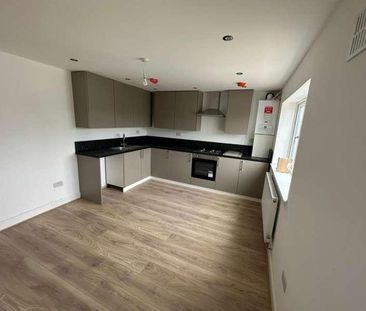 Slough, Berkshire, SL3 - Photo 2