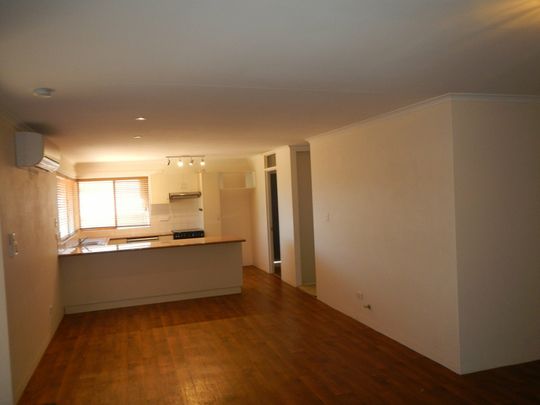 4 BEDROOM, 1 BATHROOM HOUSE IN SADADEEN WITH LOTS OF FAMILY FRIENDLY SPACE - Photo 1
