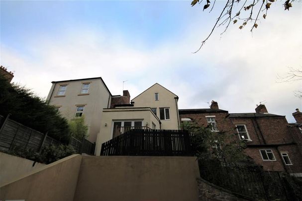 4 bedroom private hall to rent - Photo 1