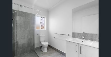 Modern 2-bedroom Duplex in beautiful estate! - Photo 5