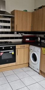 House To Let - Photo 4