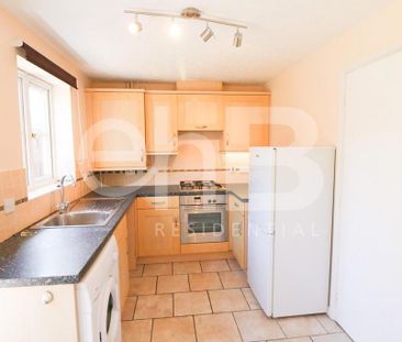 2 bedroom terraced house to rent - Photo 4