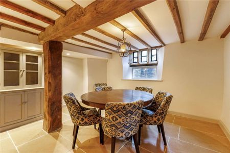 Beautiful Presented Home in the Heart of Lower Oddington. - Photo 4