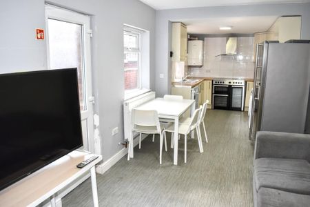 7 bedroom terraced house to rent - Photo 2