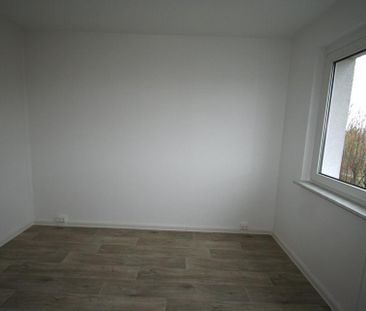 Neu sanierte Single-Wohnung mit Aufzug - zum Sondermietpreis !!! - Photo 1