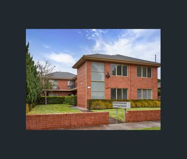 First Floor Flat | Close to Monash University, Transport & Koornang... - Photo 2