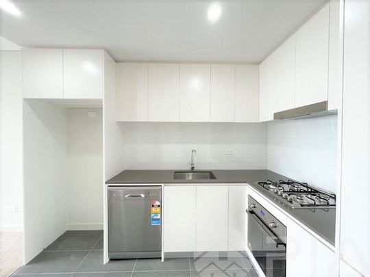 For Rent: Urban Elegance in a Chic 1-Bedroom at Crest At The Mills - Photo 1