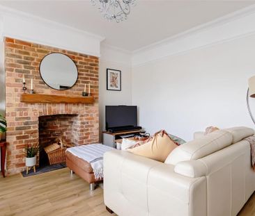 2 bedroom maisonette to rent - Photo 5