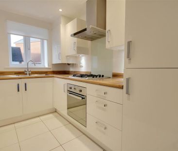 2 bedroom semi-detached house to rent - Photo 4