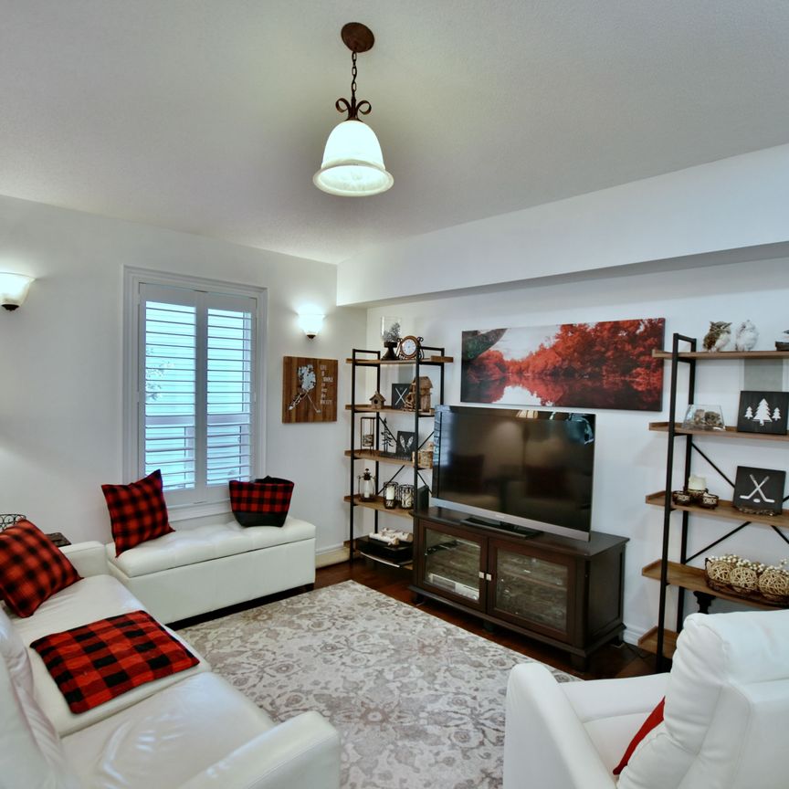 For Lease - 32 NETTLETON Court, Collingwood, Ontario - Photo 1