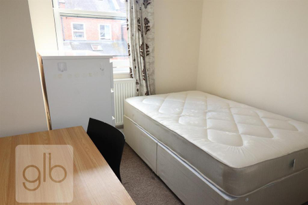 6 bedroom terraced house to rent - Photo 5