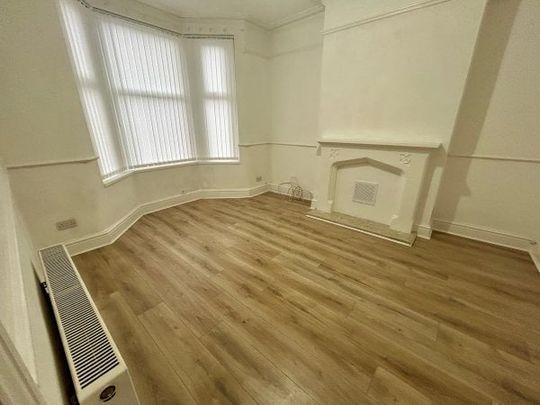 Esher Road, L6 - Photo 1