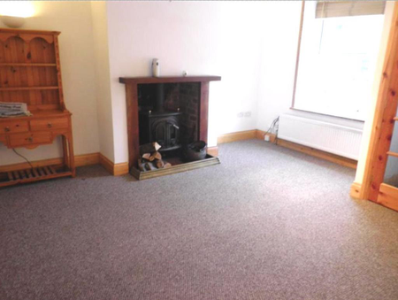 2 bedroom terraced house to rent - Photo 4