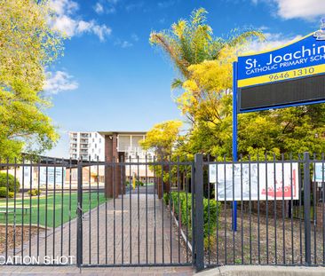FRESHLY UPDATED 3-BEDROOM TOWNHOUSE IN THE HEART OF LIDCOMBE - Photo 1
