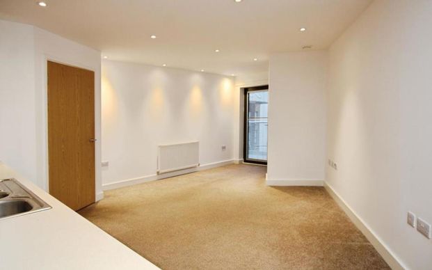 A well presented property in Wapping Wharf, within easy walking distance of Temple Meads and the City Centre. - Photo 1