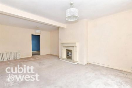 3 bedroom semi-detached bungalow to rent - Photo 4