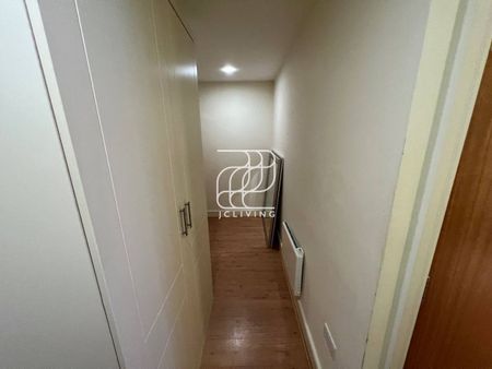 Axis Court, 2 East Lane, London, SE16 - Photo 3